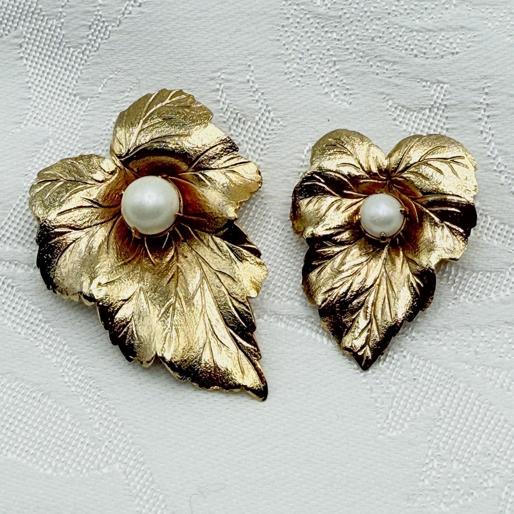 Pair of 2 50s Sarah Coventry Vintage Leaf Brooch Pins w/ Faux Pearl Center